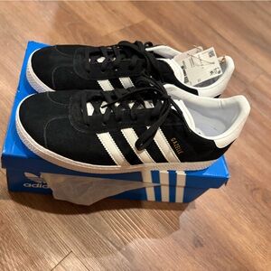 Adidas Gazelle Black and White Sneakers size 6